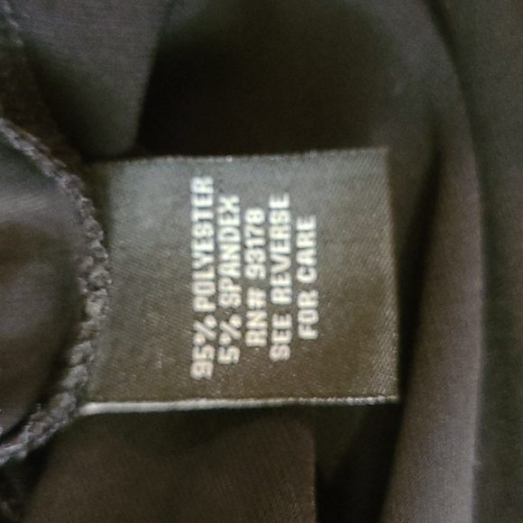 Premise women's v-neck sleeveless knit top - Picture 7 of 8